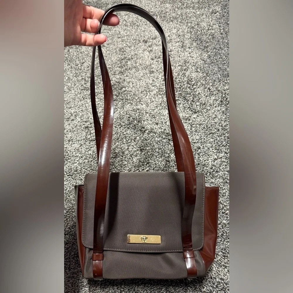 Gianni Versace vintage medusa shoulder bag, EUC